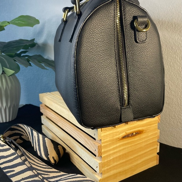 Joy Luxe Leather World Traveler Handbag - Picture 8 of 12